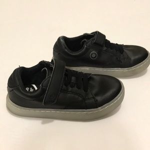 Stride rite black leather sneakers